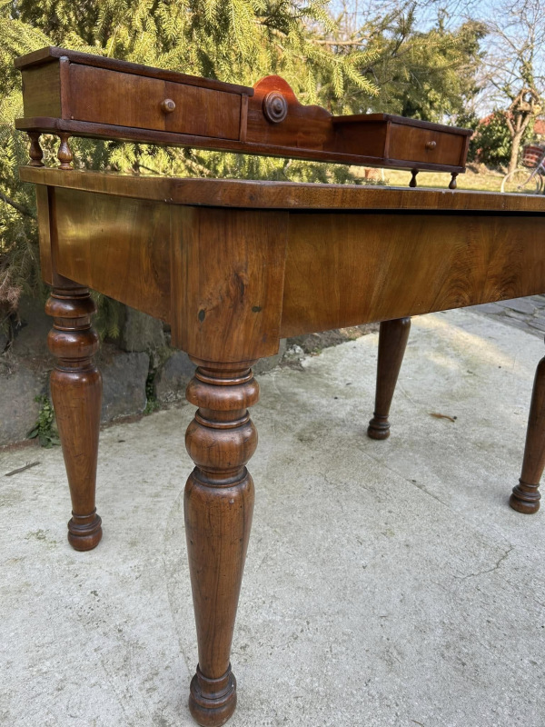 Písací stôl s nadstavbou, altdeutsch - Cena 360€ 2