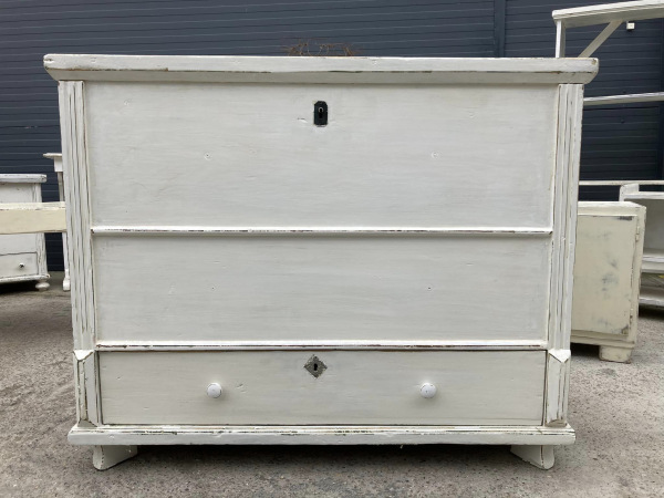 KOM02 - Komoda vo vintage štýle v zreštaurovanom stave, patinované. Cena 220€