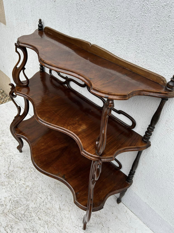 Rokokový etažer (polica) s tradičnou polytúrou - Cena 400 € 3