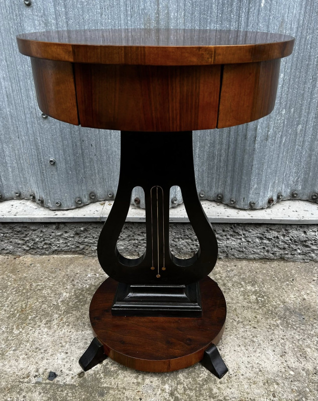 Empírový stolík zrenovovaný - Cena 590€