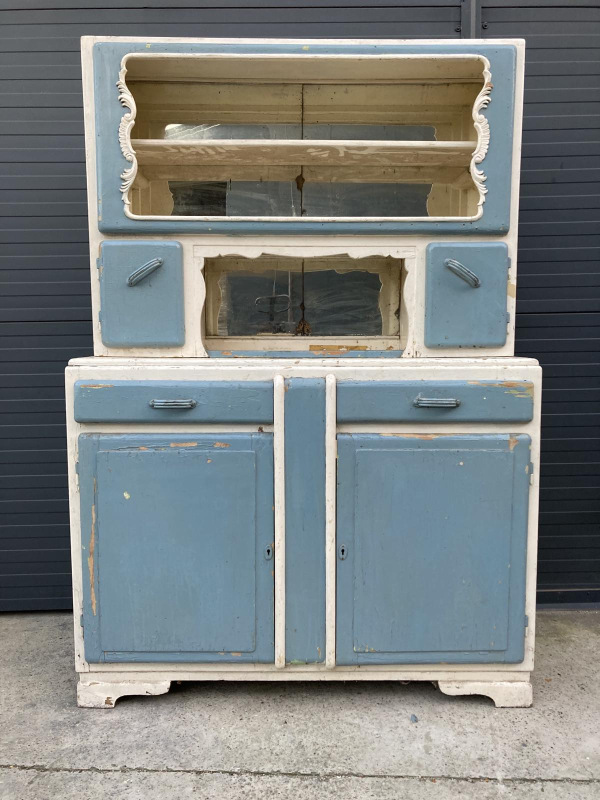 K48 - Kredenc v provensálskom štýle - Cena 290€