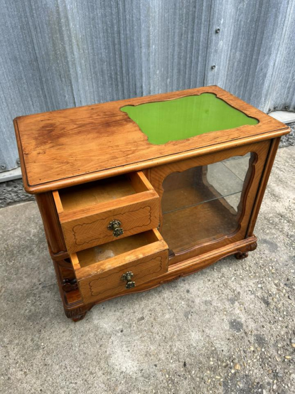 Servírovací stolík v neobarokovom štýle - Cena 220€ 2