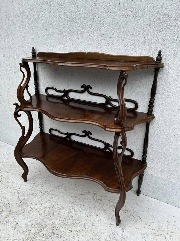 Rokokový etažer (polica) s tradičnou polytúrou - Cena 400 € 1