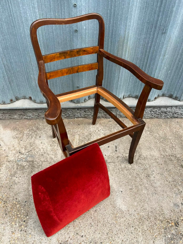 F232 - art deco kresla k písaciemu stolu. Cena 260€/ks 5