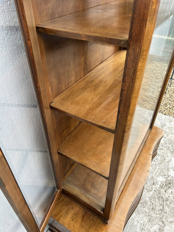 V64 - Pekná Art DECO vitrina - Cena 690€ 5