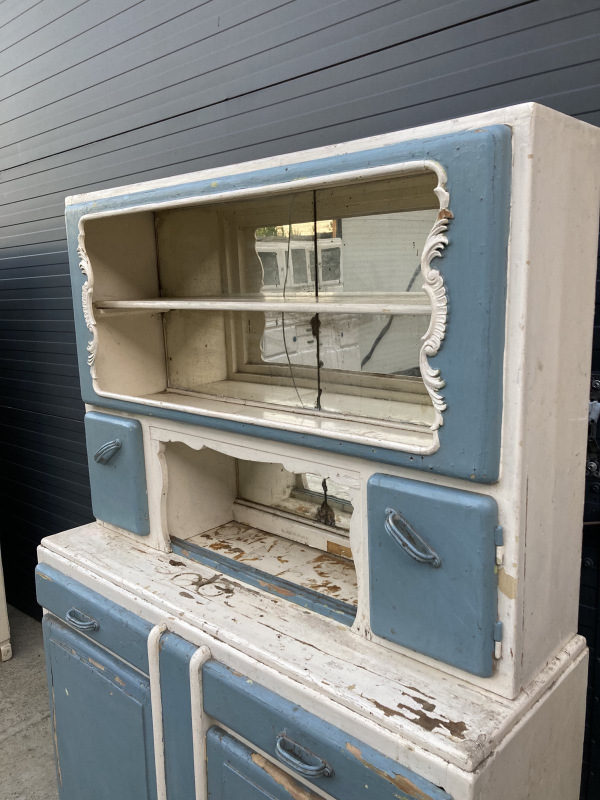 K48 - Kredenc v provensálskom štýle - Cena 290€ 2