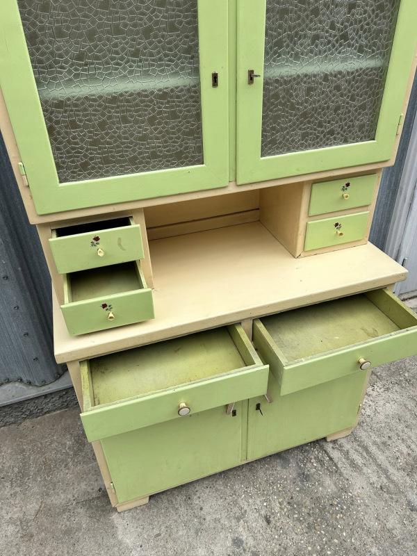 K89 - Vidiecky kredenc v dobrom pôvodnom stave. Cena 190€ 3