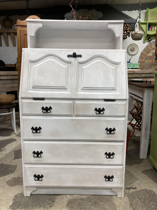 KOM03 - Komoda v štýle vintage. - Cena 125€.