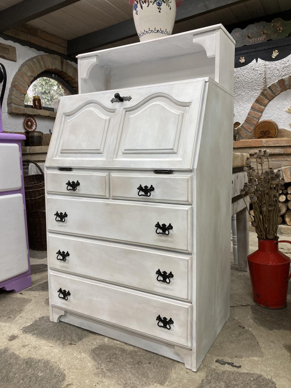 KOM03 - Komoda v štýle vintage. - Cena 125€. 1