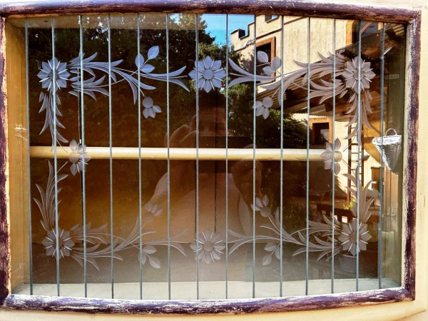 K54 - Kredenc v provensálskom štýle - Cena 390€ 5