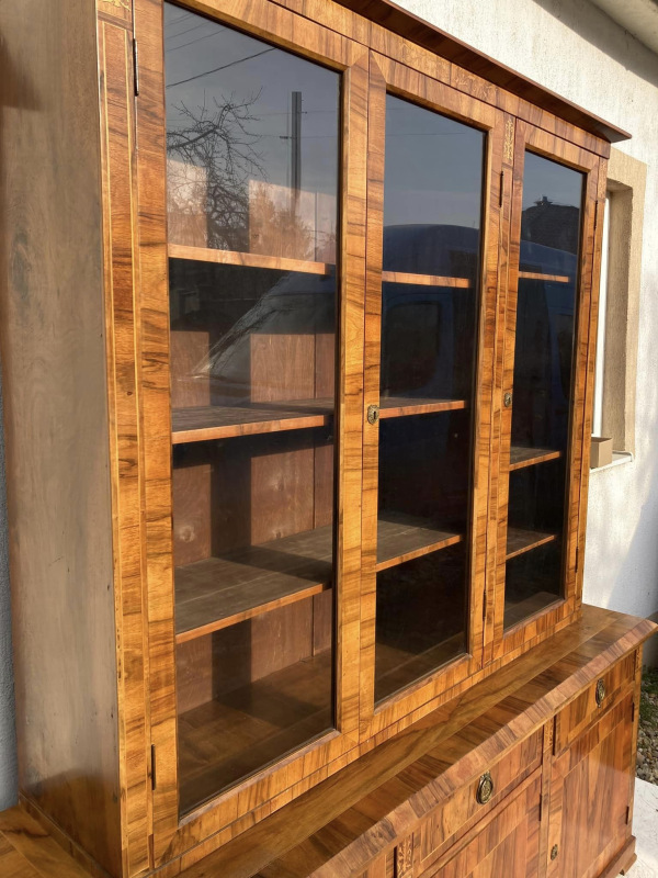 Trojdverová knižnica / vitrína Biedermeier - Cena 1.900 € 5