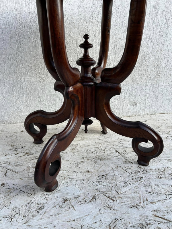 Stolík k sedacej súprave “altdeutsch” - Cena 290€ 2