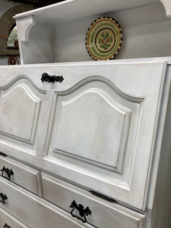 KOM03 - Komoda v štýle vintage. - Cena 125€. 2