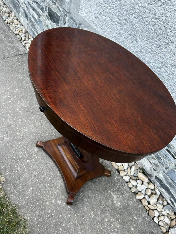 Stolík Biedermeier s lýrou, po renovácii - Cena 490 € 4