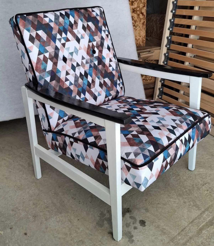 F119 -zrenovované Mid-Century retro kreslá (1970) - Cena 250 € / ks