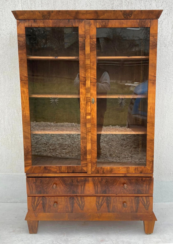 Vitrina Biedermeier kompletne zreštaurovaná - Cena 960 €