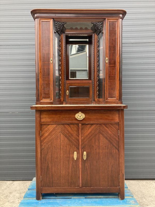 K27 - Secesný kredenc - Cena 390€