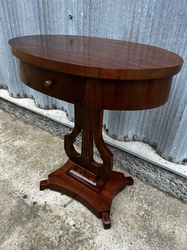 Biedermeier stolík, oválny - Cena 590€ 2