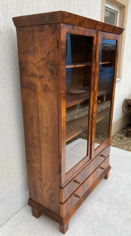 Vitrina Biedermeier kompletne zreštaurovaná - Cena 960 € 2
