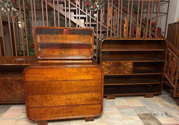 Art Deco Komode with vitrine J-series by Jindřich Halabala 2