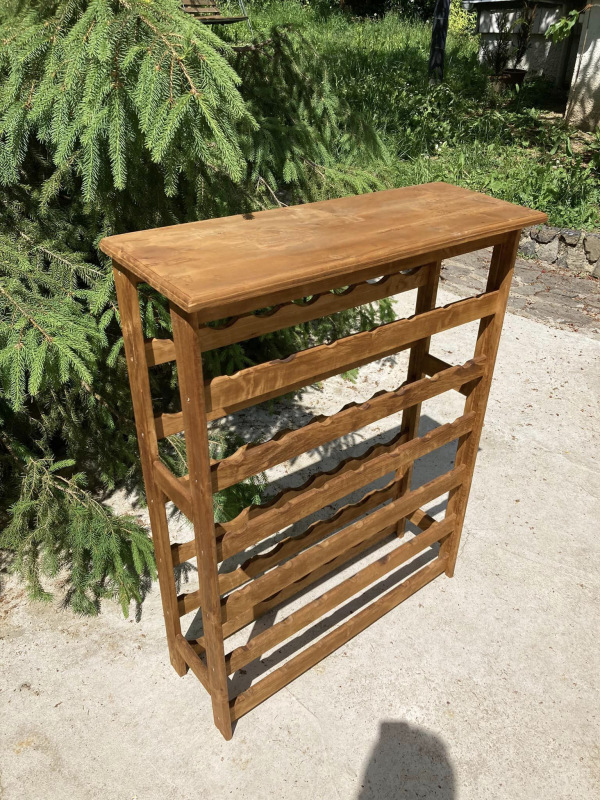 VIN05 - Vinotéka / stojan na víno v prírodnej farbe. - Cena 65€