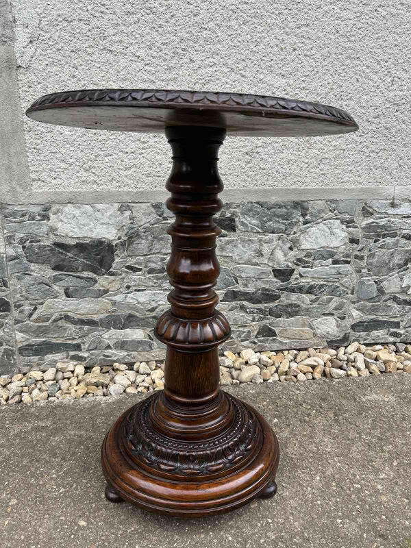 Stôl z obdobia Prvej republiky - Cena 390€ 2