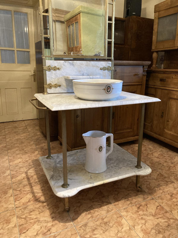 UM07 -Secesný umývací / toaletný stolík - cena 450€ 3