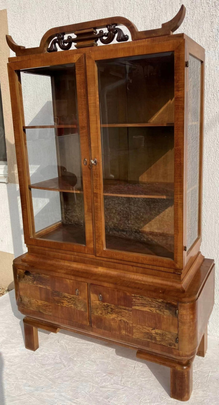 V29 - Vitrina Art DECO - Cena vitríny 790€ 2