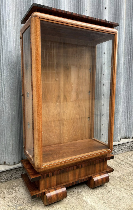 Vitrina Art DECO po kompletnej renovácii - 1450€