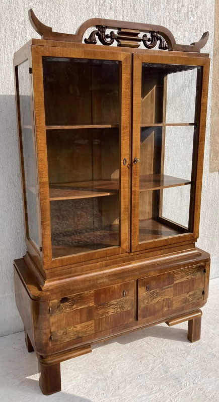 V29 - Vitrina Art DECO - Cena vitríny 790€ 1