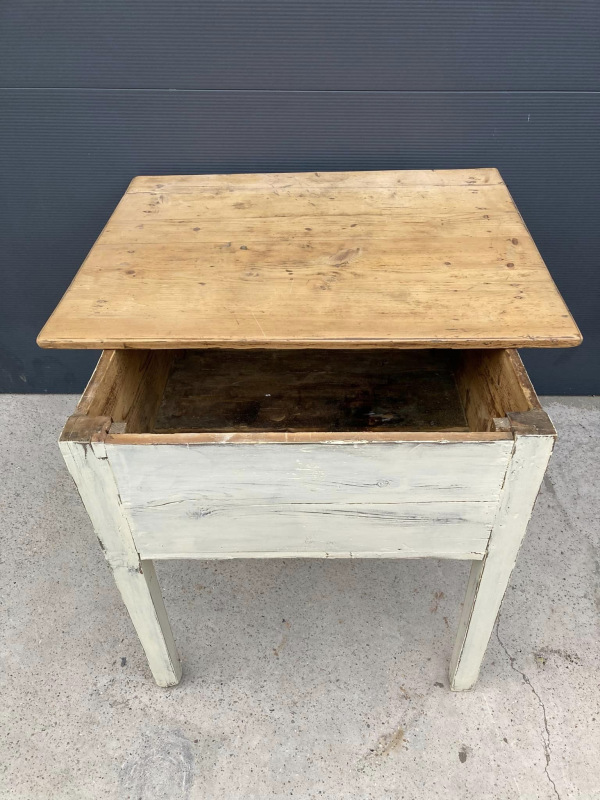 ST02 - Kuchynský stôl vo vintage štýle - Cena 110€ 3