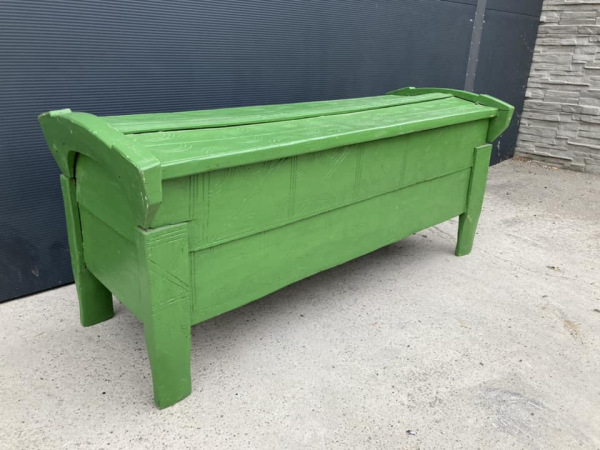 B08 - Truhlica z tvrdého dreva (Susek). - Cena 190€