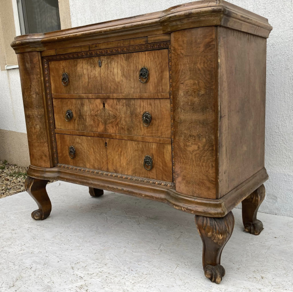 Neobaroková komoda dyhovaná orechovou korenicou - 490€ 2