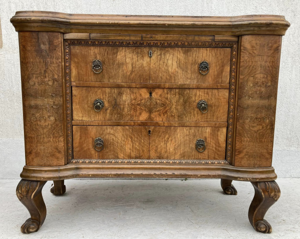 Neobaroková komoda dyhovaná orechovou korenicou - 490€