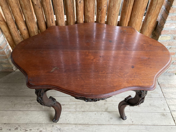 Neobarokový stôl, vyrezávaný - Cena 390€ 2