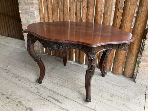 Neobarokový stôl, vyrezávaný - Cena 390€