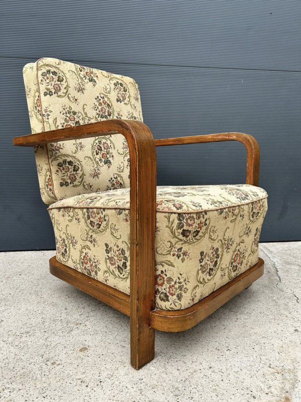 F169 - Unikátné kreslá - Cena na vyžiadanie. 1