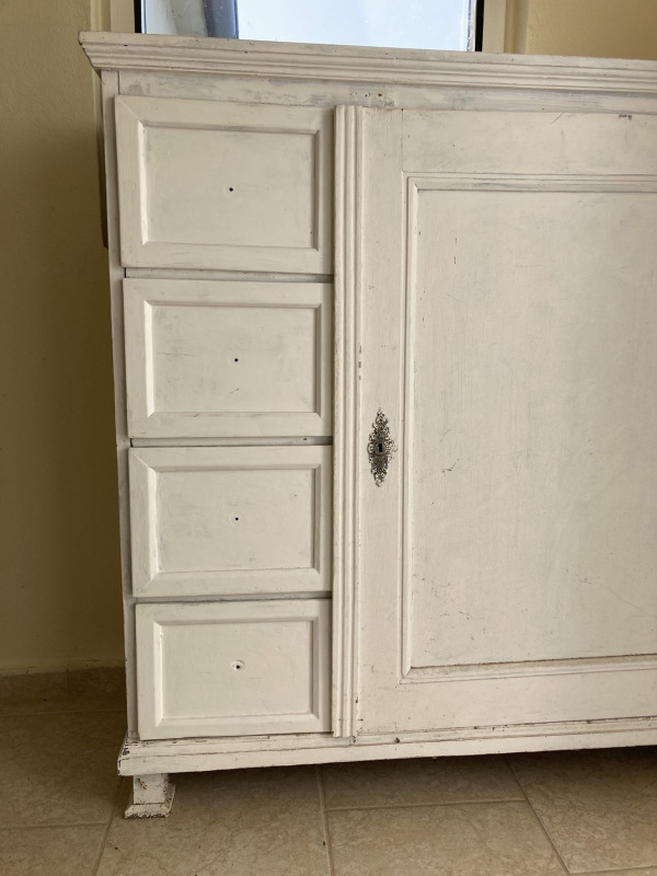 PS10 - Chlebník / potravinová skrinka v bytovom stave so 4 šuflíkmi. Cena 480€ 1