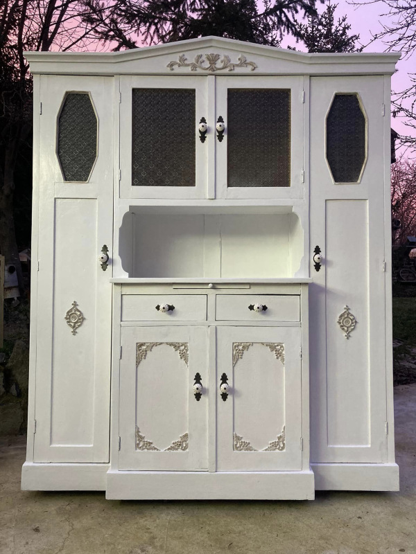 K67 - Famózny kredenc v provensálskom štýle - Cena 460€