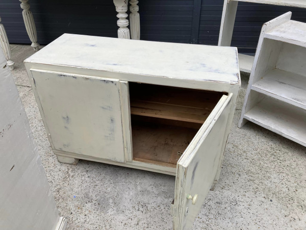 B02 - Botník retro biely vo vintage štýle. - Cena 65€ 3