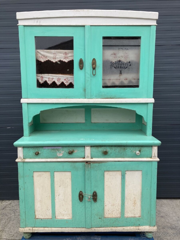 K23 - krásny kredenc/príborník. - Cena 265€