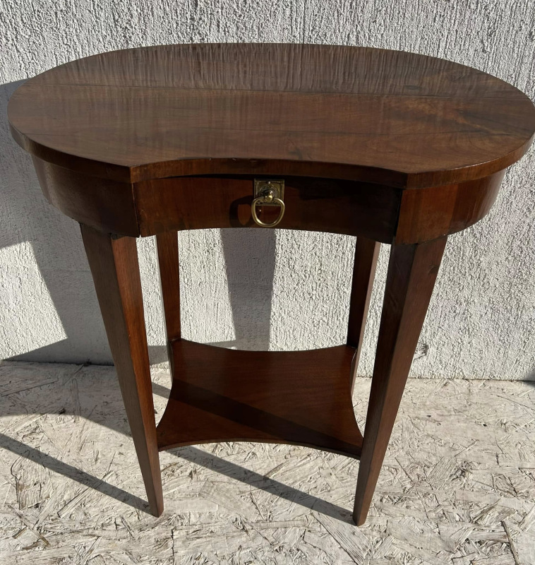 Biedermeier stolík v tvare ladvinky - Cena 390€