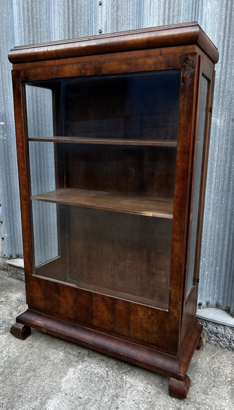 V21 -Art Deco vitrína - Cena 400€. 4
