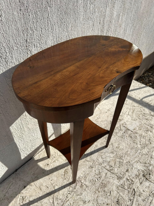 Biedermeier stolík v tvare ladvinky - Cena 390€ 2