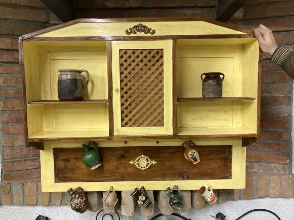 VES03 - Vešiaková stena / skrinka na stenu - Cena 110€