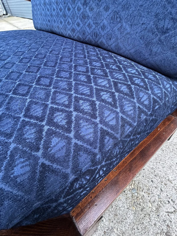 F195 - Sedacia súprava v čistom štýle “Art DECO” - Cena 2.000 € (za 2x kreslo a 1x sofa). 9