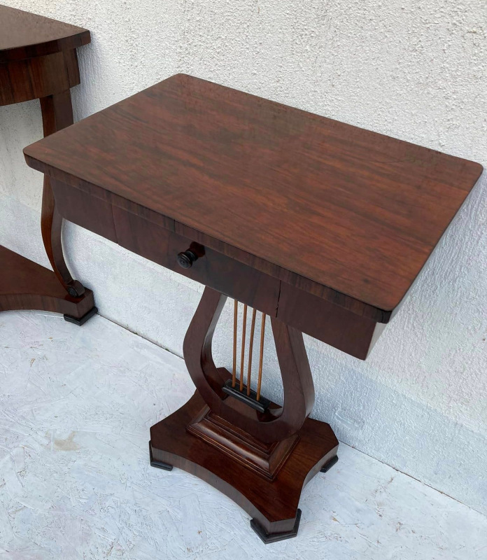 Lýrovka 02 - Biedermeier stolík “LÝROVKA” - Cena 390 € 1