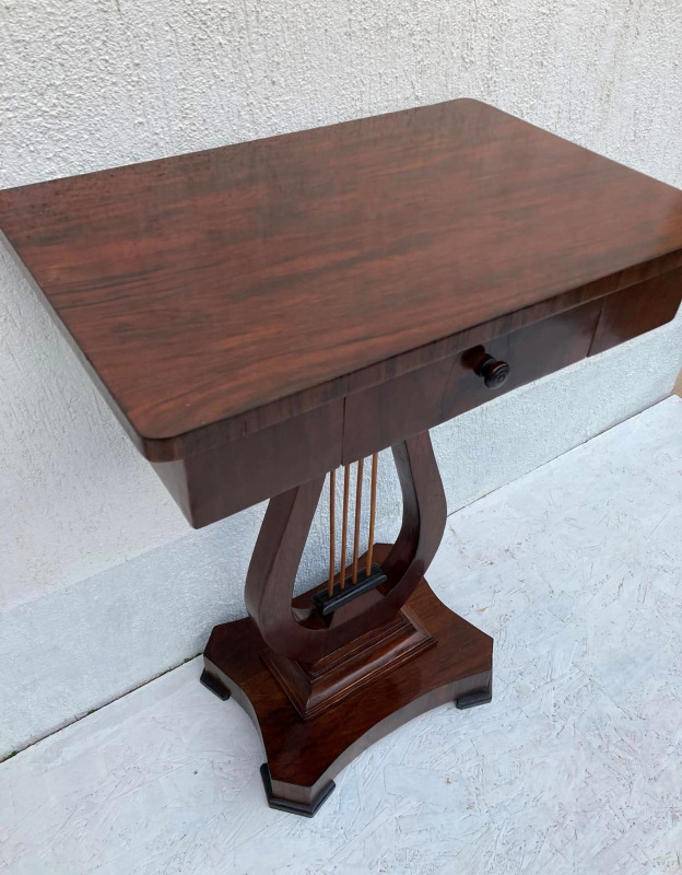 Lýrovka 02 - Biedermeier stolík “LÝROVKA” - Cena 390 € 3