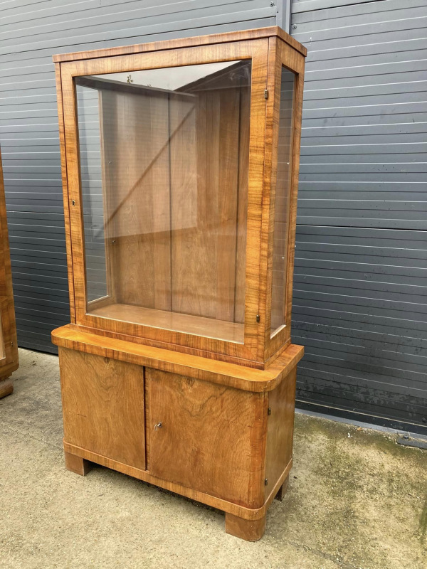V11 - Art Deco vitrína - Cena 390€ 2