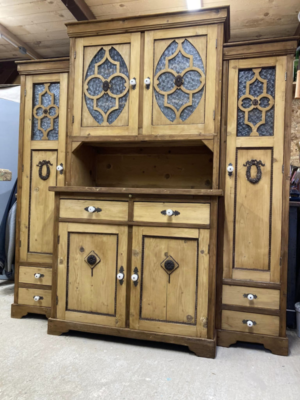 K68 - Meštiacky “Grandiózny” kredenc - Cena 790€